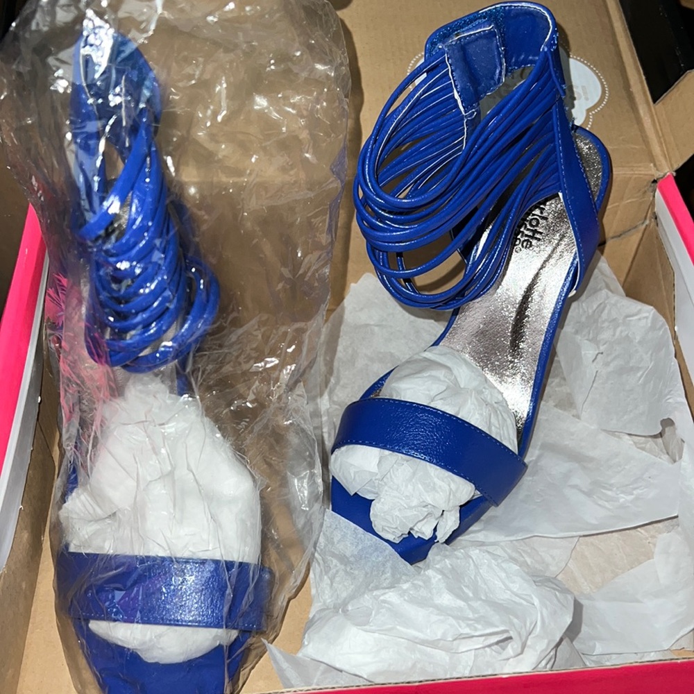 Brand New Style Selena Heel In original Box.